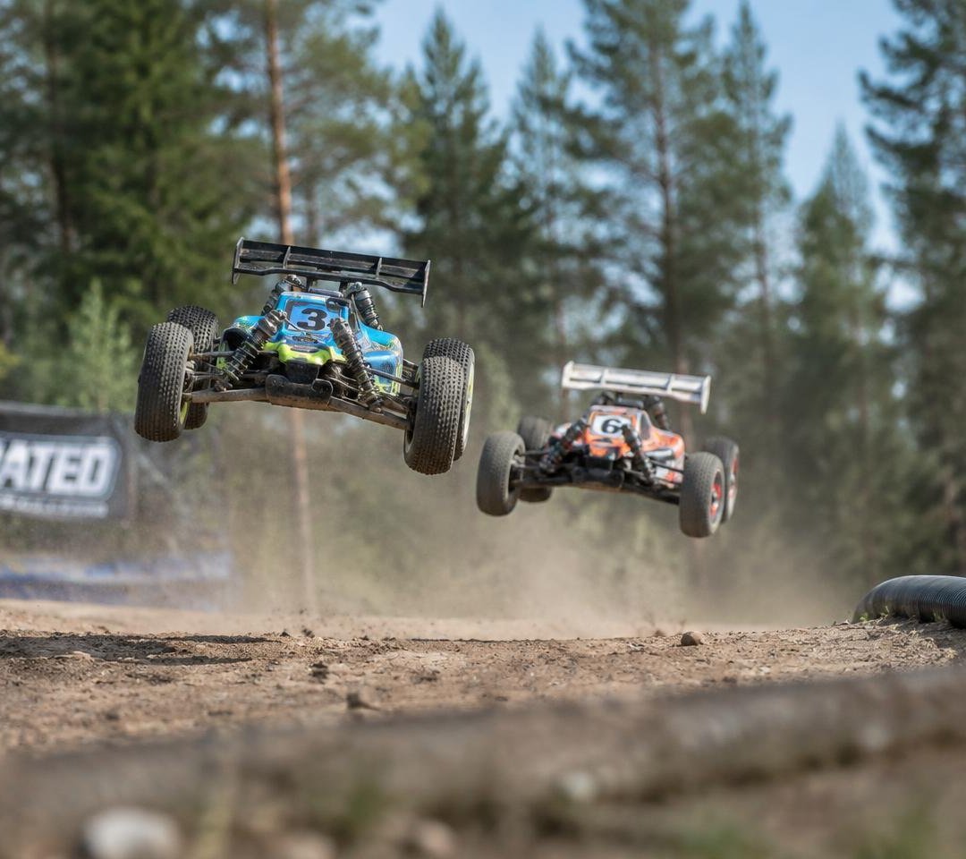 Radiostyrte offroadbiler i hopp